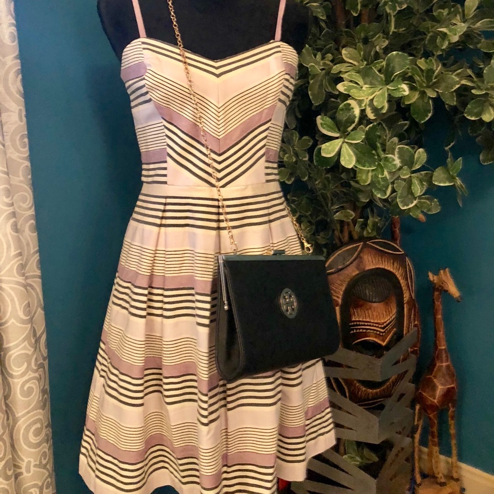 🎊🎉NWT Gorgeous Summer Lilac WHB Market Dress🎉🎊